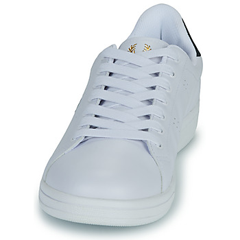 Fred Perry B721 LEATHER 白色